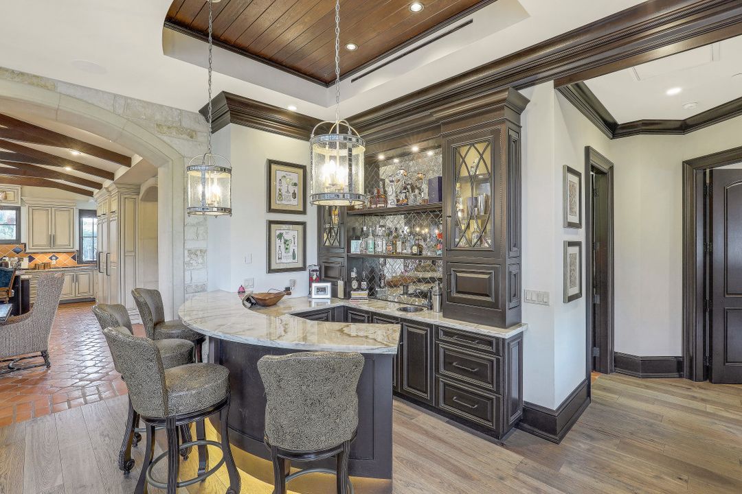 10080 Gulf Shore Dr, Naples, FL 34108