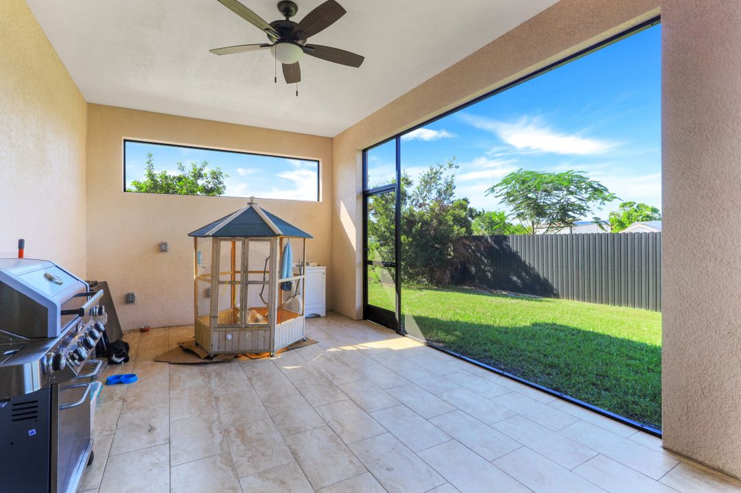 25 Crestwood Cir S, Lehigh Acres, FL 33936