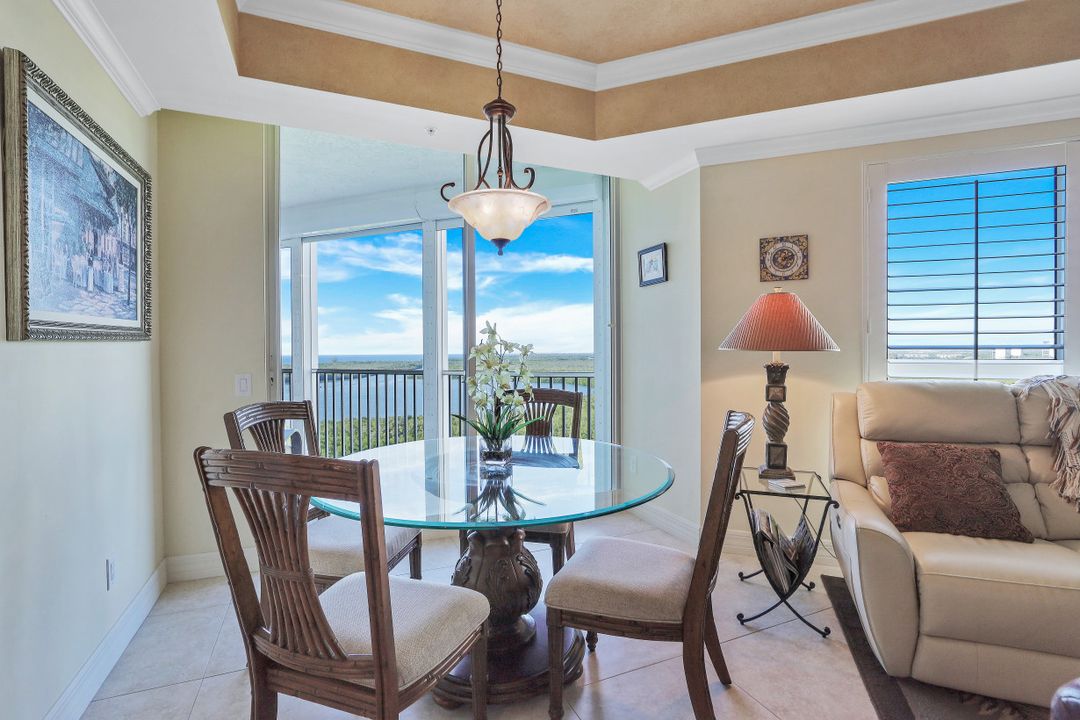 295 Grande Way #905, Naples, FL 34110