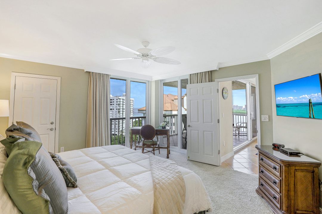 40 Seagate Dr #1203, Naples, FL 34103