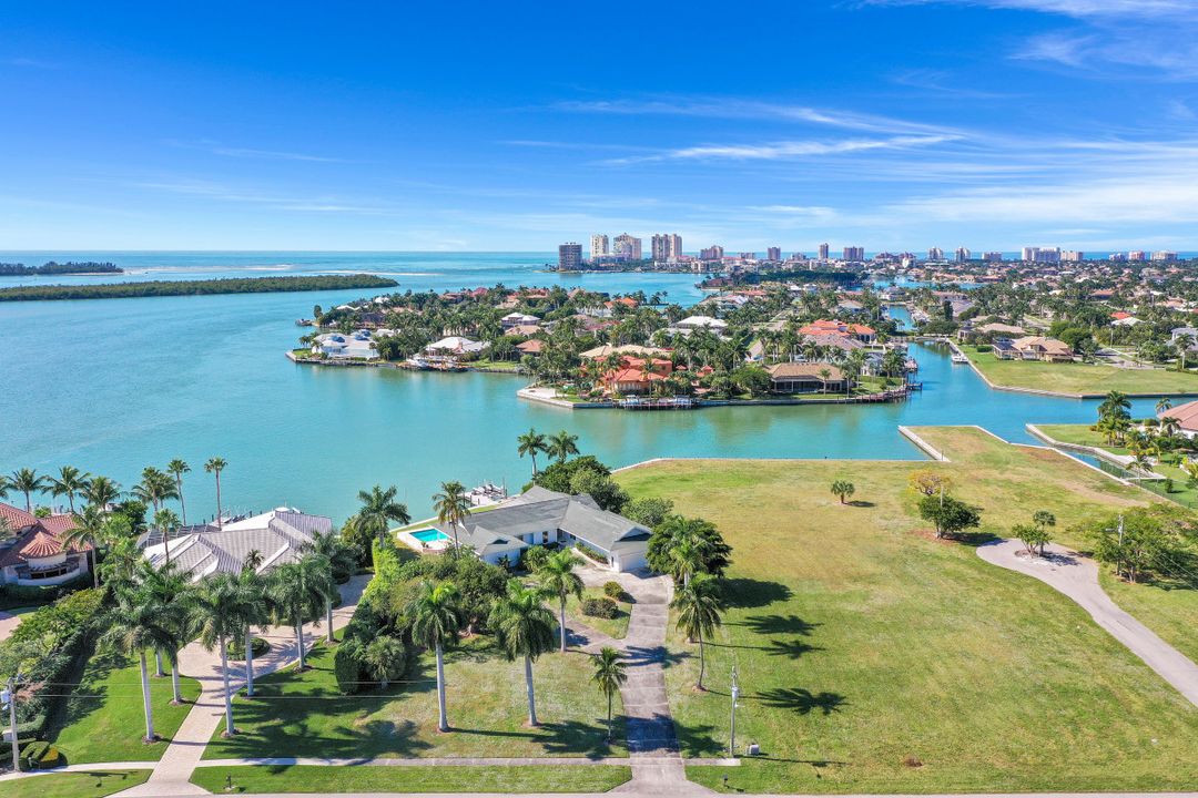 1028 W Inlet Dr, Marco Island, FL 34145