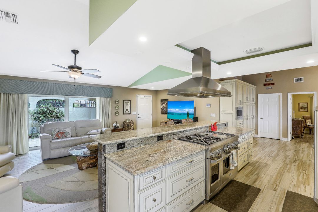 2811 SE 19th Pl, Cape Coral, FL 33904