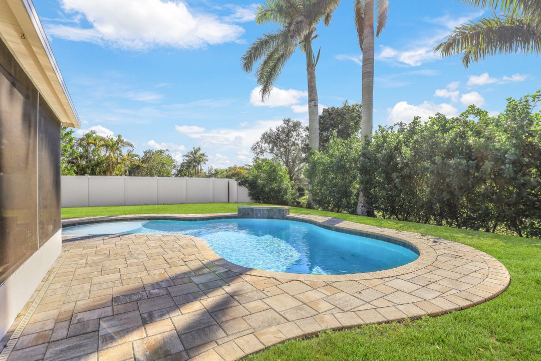 2680 Longboat Dr, Naples, FL 34104