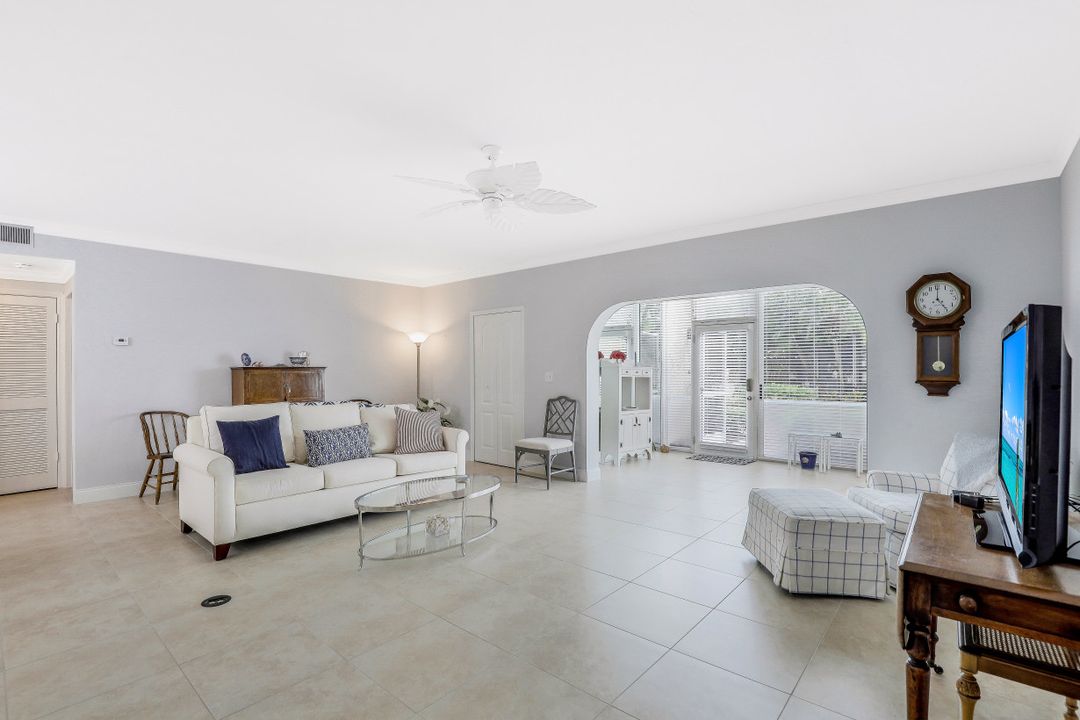 5801 Glencove Dr #503, Naples, FL 34108