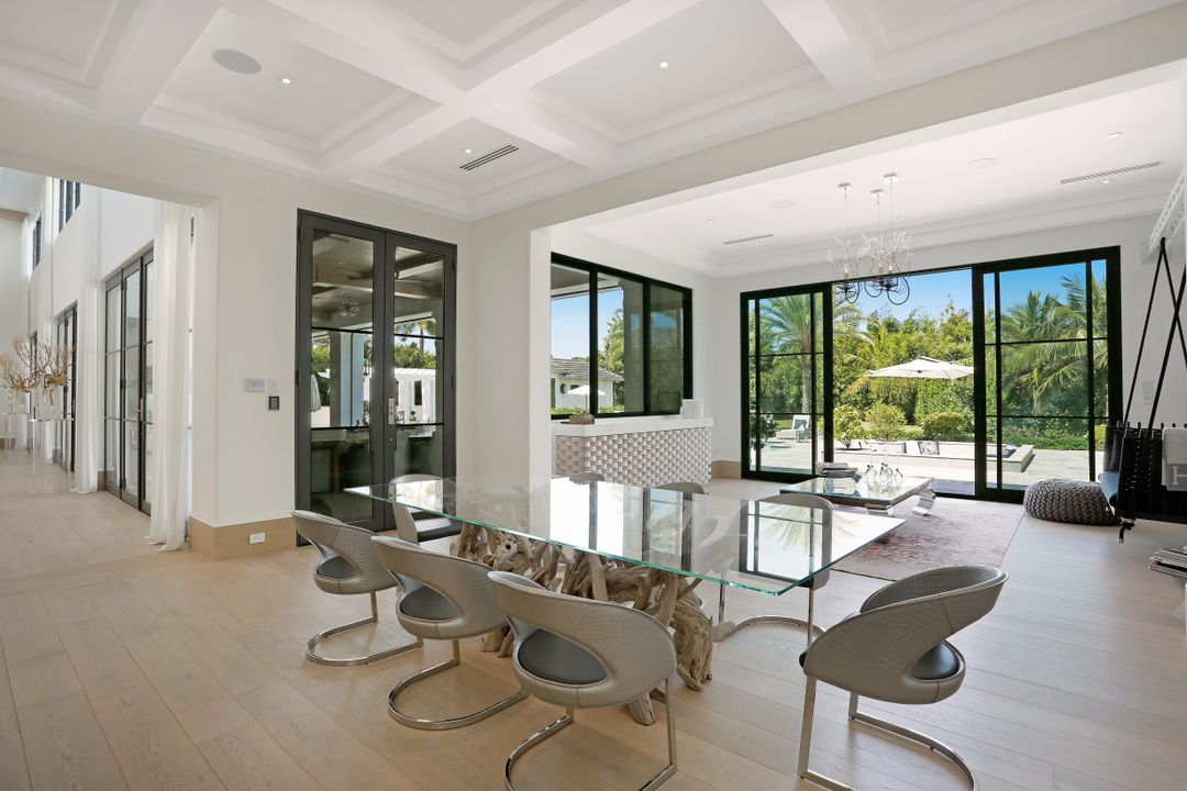 705 Myrtle Rd, Naples, FL 34108