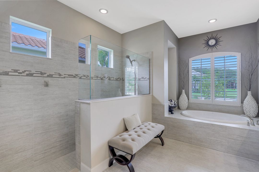 9017 Quarry Dr, Naples, FL 34120