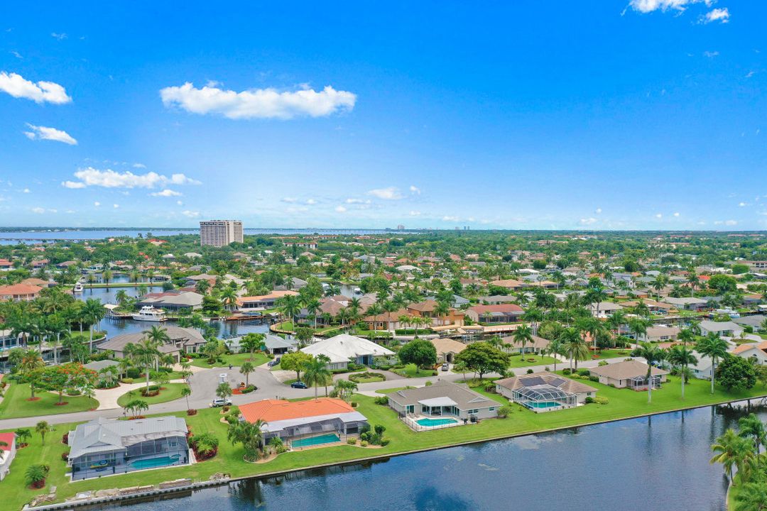 922 S Town and River Dr, Fort Myers, FL 33919