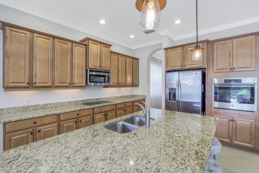 9021 Isla Bella Cir, Bonita Springs, FL 34135