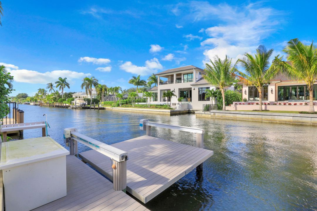631 17th Ave S, Naples, FL 34102