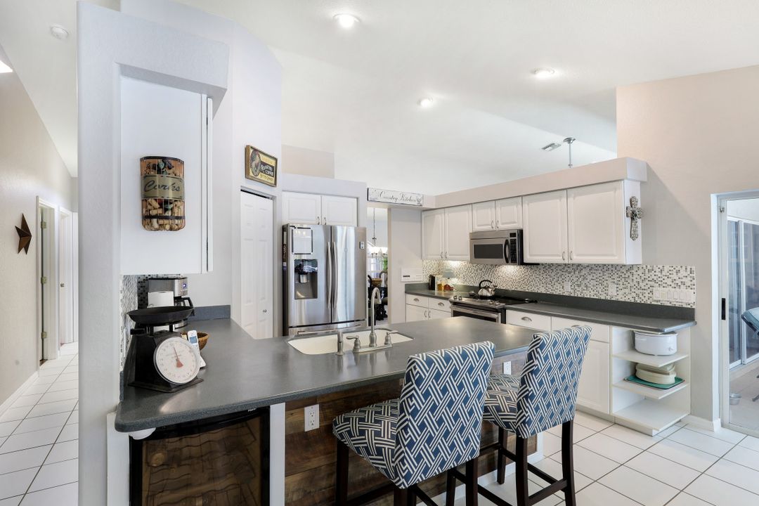 7516 Woodland Bend Cir, Fort Myers, FL 33912