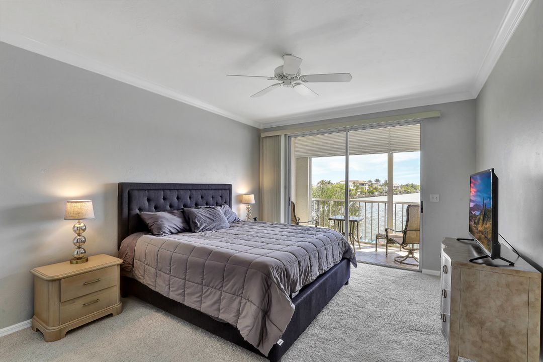 9700 Gulf Shore Dr #202, Naples, FL 34108