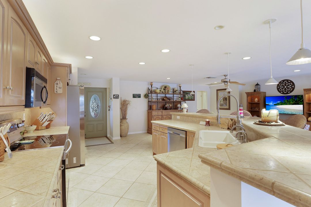 2019 SE 28th Terrace, Cape Coral, FL 33904