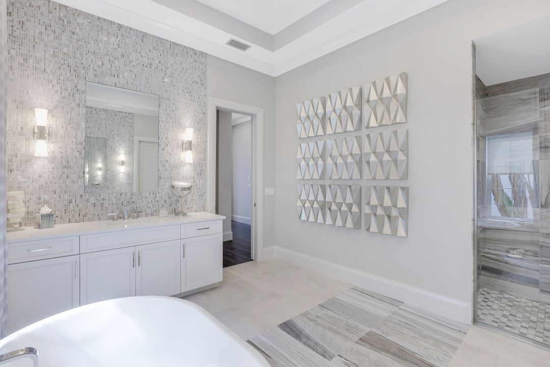 16373 Corsica Way, Naples, FL 34110