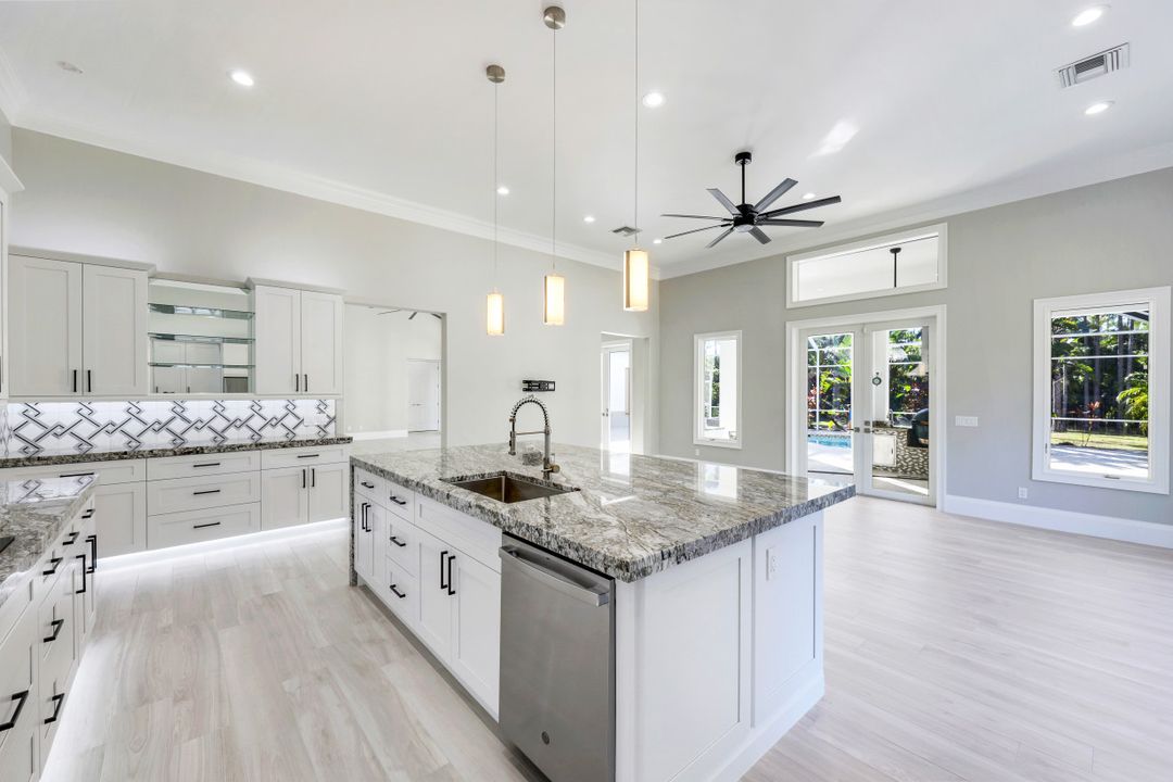 4040 1st Ave SW, Naples, FL 34119