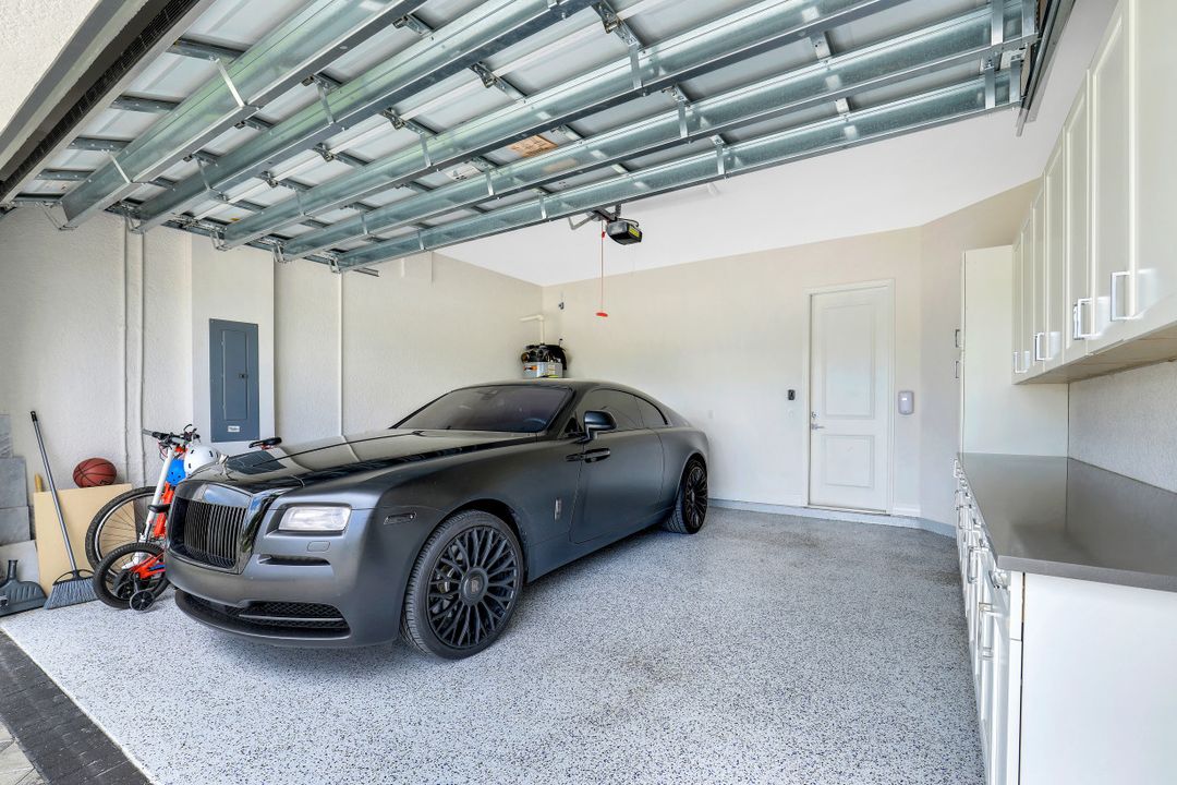 4448 Aurora St, Naples, FL 34119