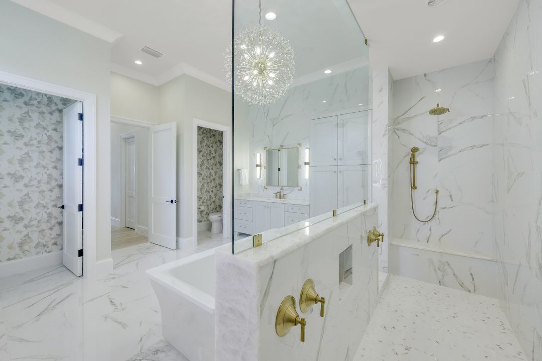 359 Warwick Way, Naples, FL 34110