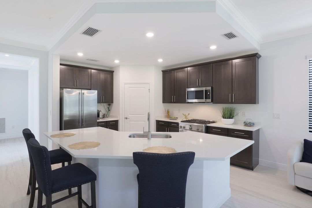 16356 Viansa Way #101, Naples, FL 34110