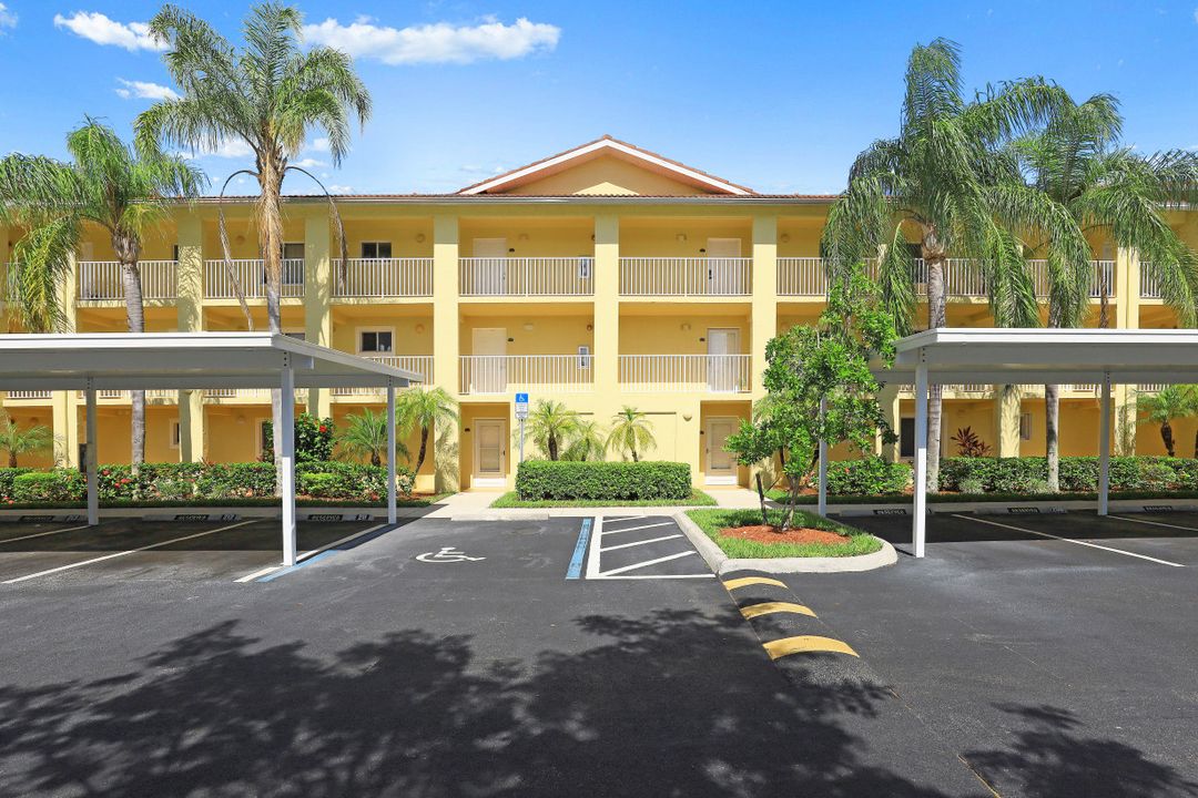 8244 Key Royal Cir #633, Naples, FL 34119