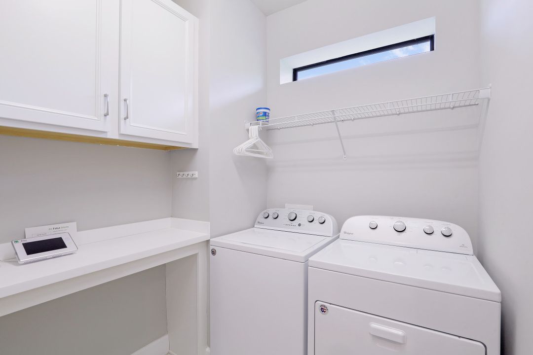 7650 Jacaranda Ln, Naples, FL 34114