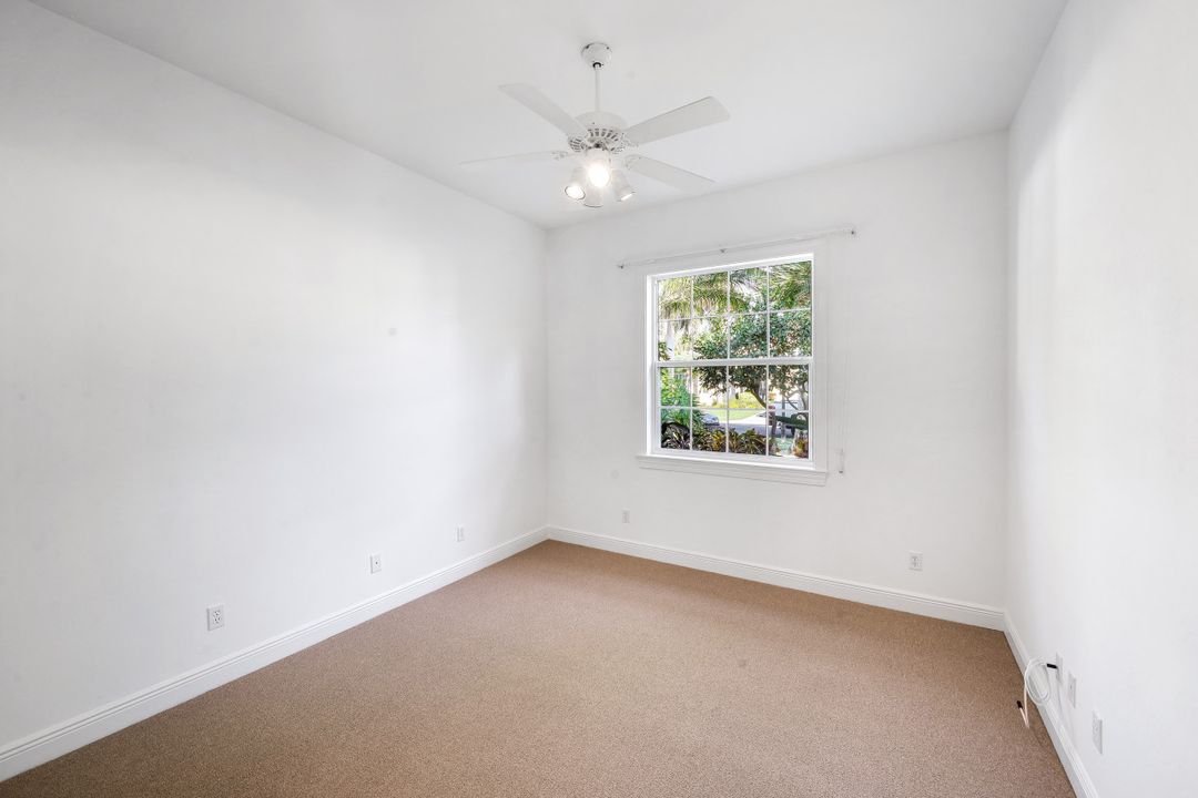 524 Eagle Creek Dr, Naples, FL 34113