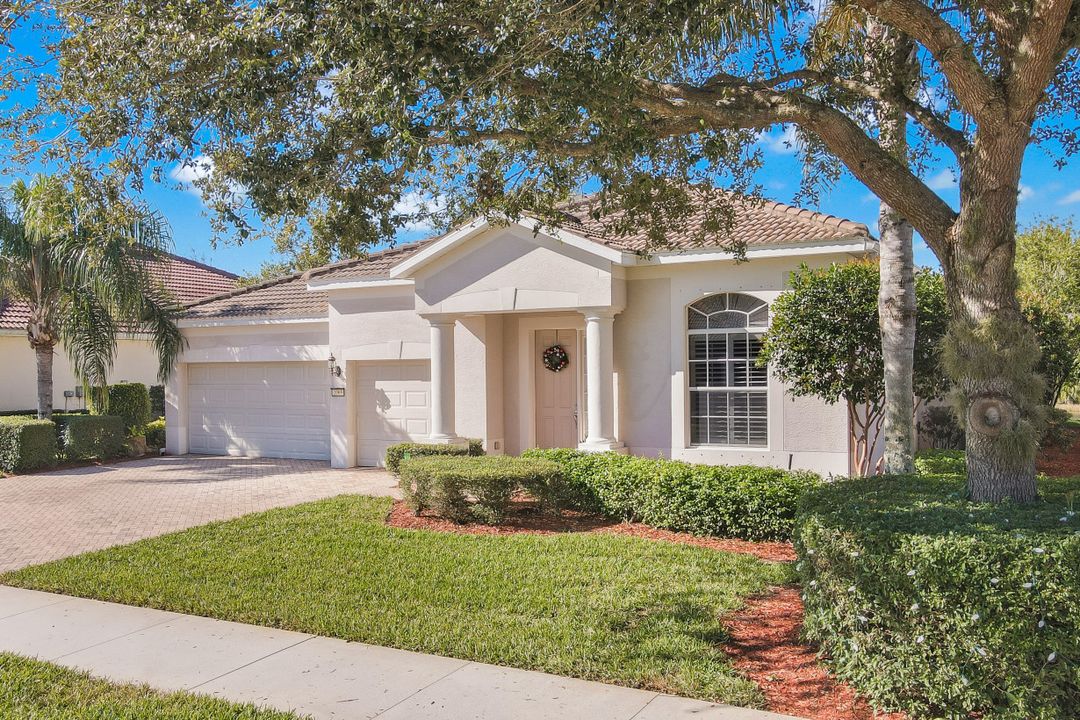 2065 Mandarin Ln, Naples, FL 34120