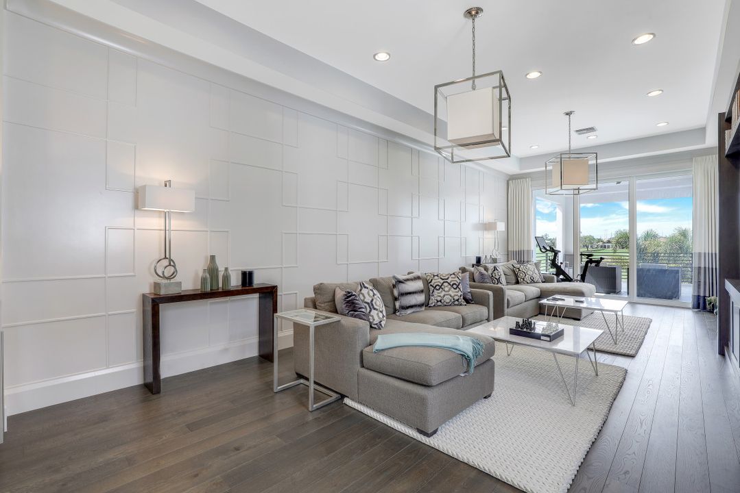 16373 Corsica Way, Naples, FL 34110