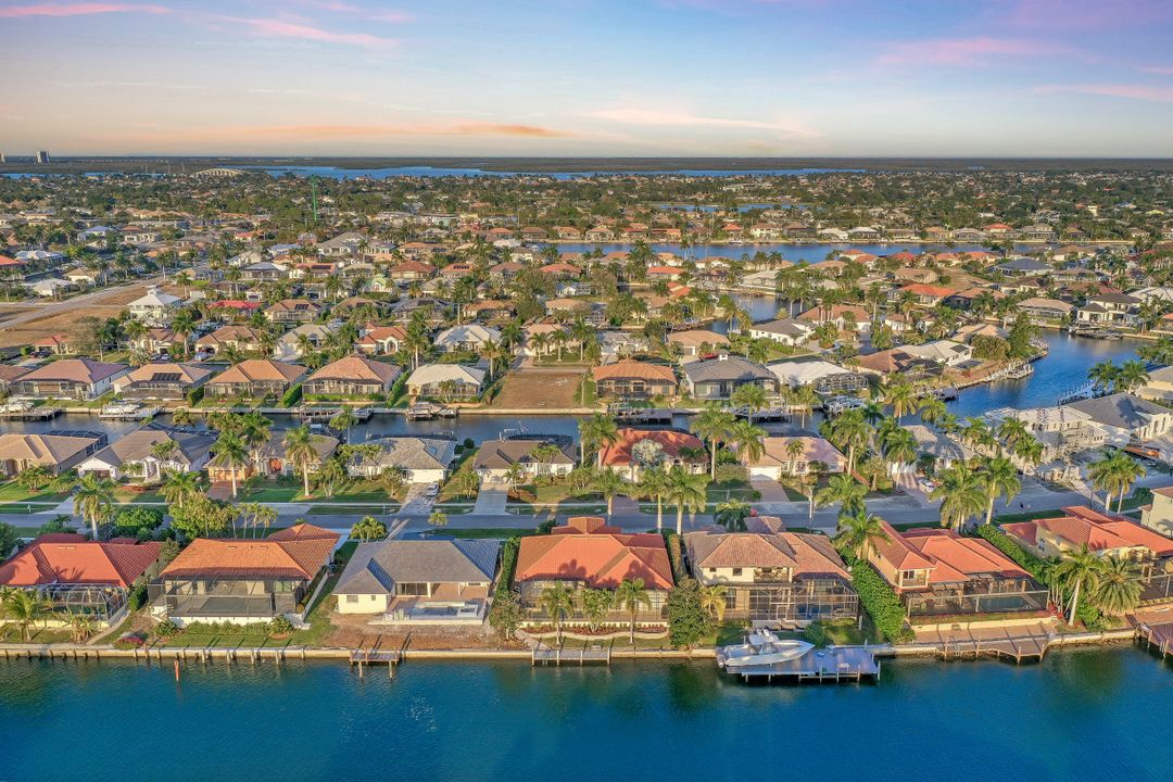 268 Edgewater Ct, Marco Island, FL 34145