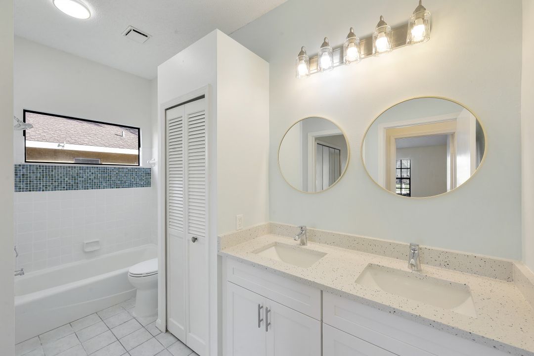 3658 Kent Dr, Naples, FL 34112