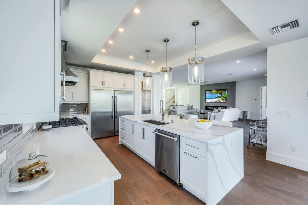 469 Germain Ave, Naples, FL 34108