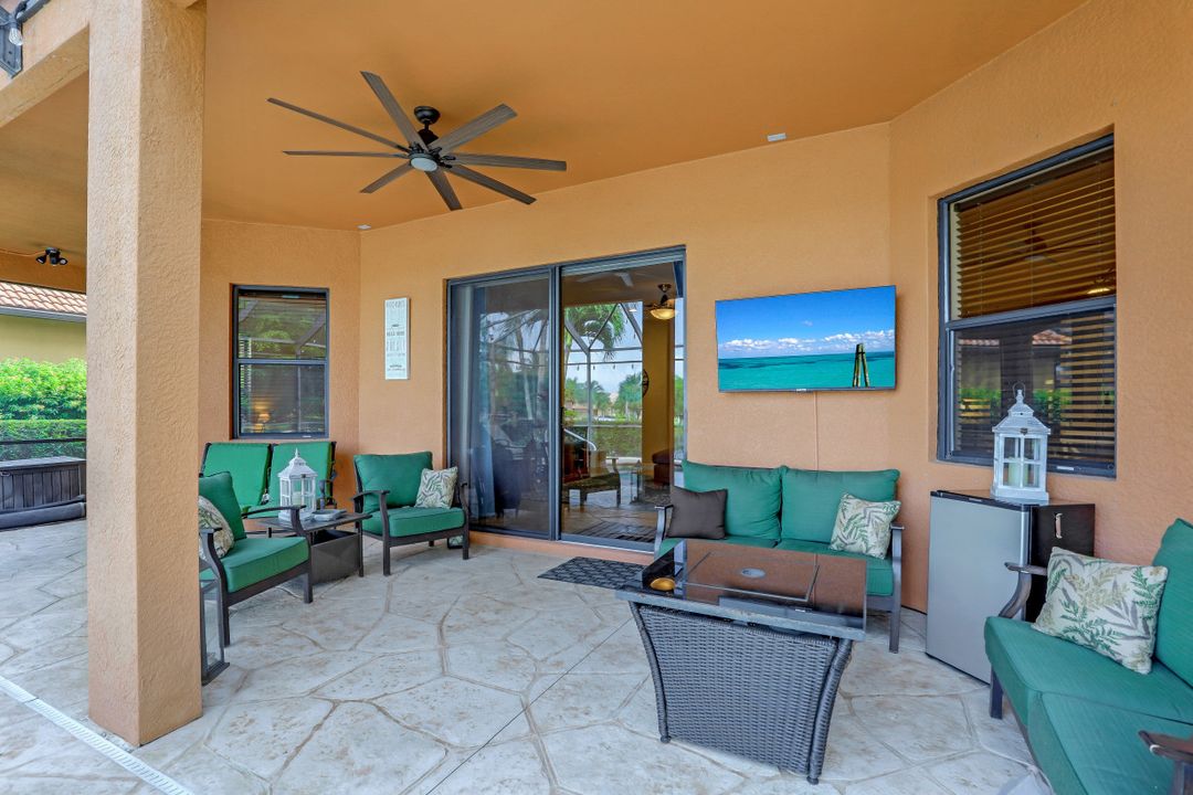 8945 Tropical Ct, Fort Myers, FL 33908