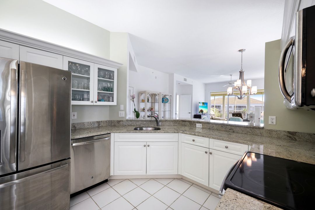 7606 Pebble Creek Cir #304, Naples, FL 34108