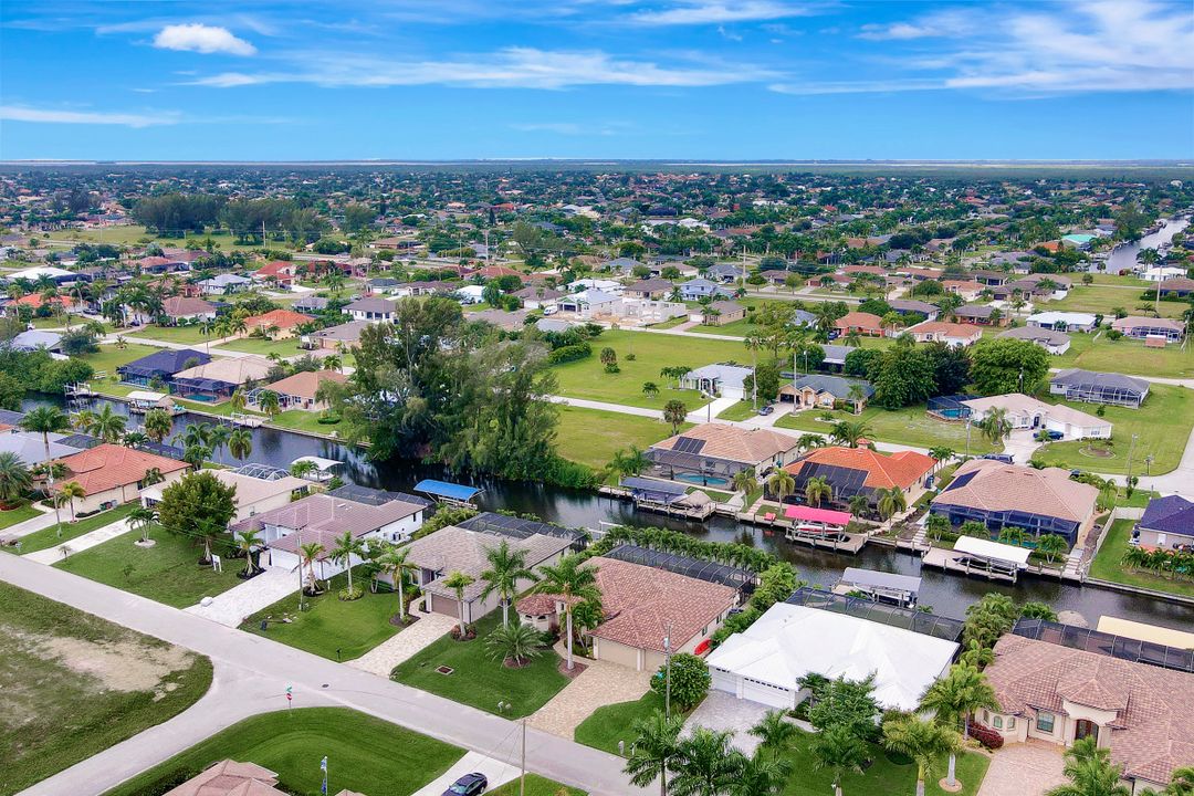 4330 SW 19th Pl, Cape Coral, FL 33914