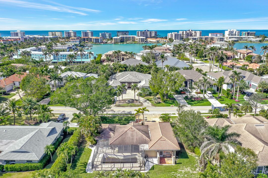 3000 Crayton Rd, Naples, FL 34103