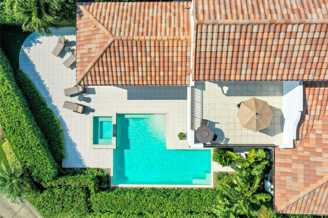 16904 Fairgrove Way, Naples, FL 34110