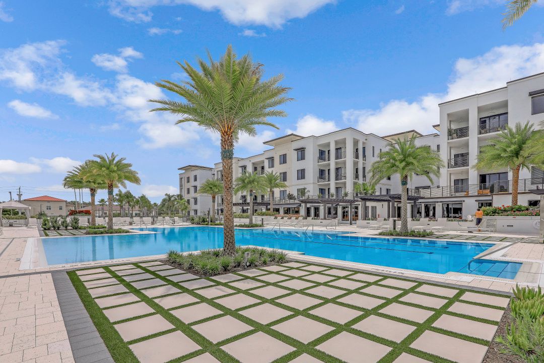 1111 Central Ave #416, Naples, FL 34102