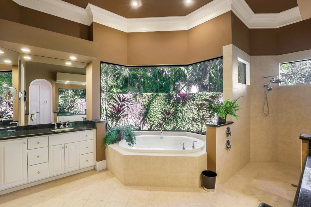 3501 Creekview Dr, Bonita Springs, FL 34134