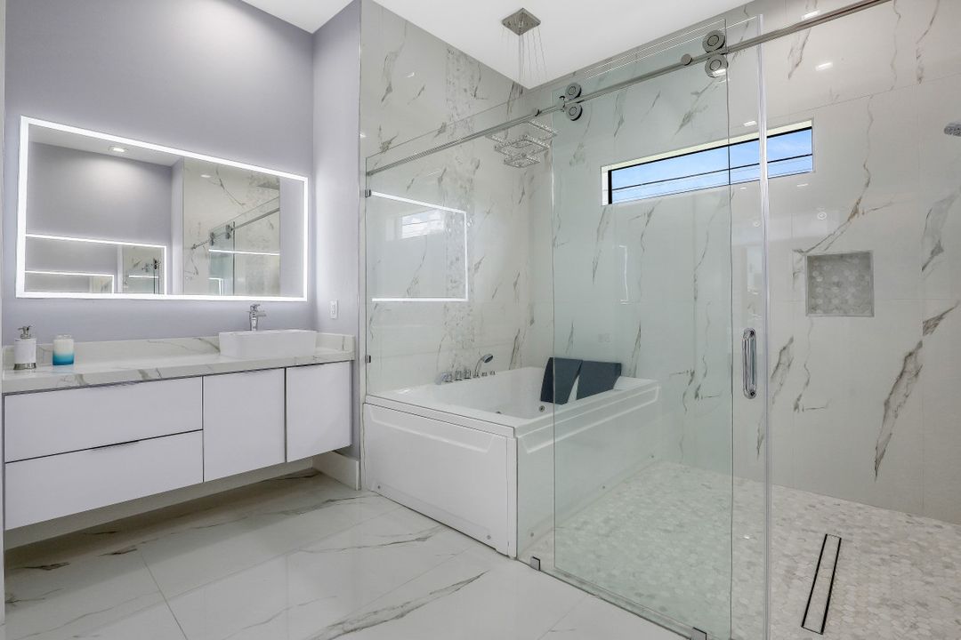 1903 Everest Pkwy, Cape Coral, FL 33904