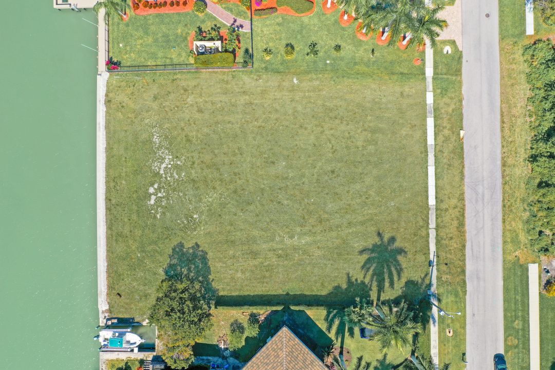 1085 Caxambas Dr, Marco Island, FL 34145