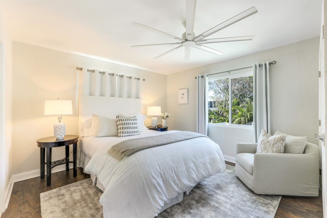 2631 Shoreview Dr, Naples, FL 34112