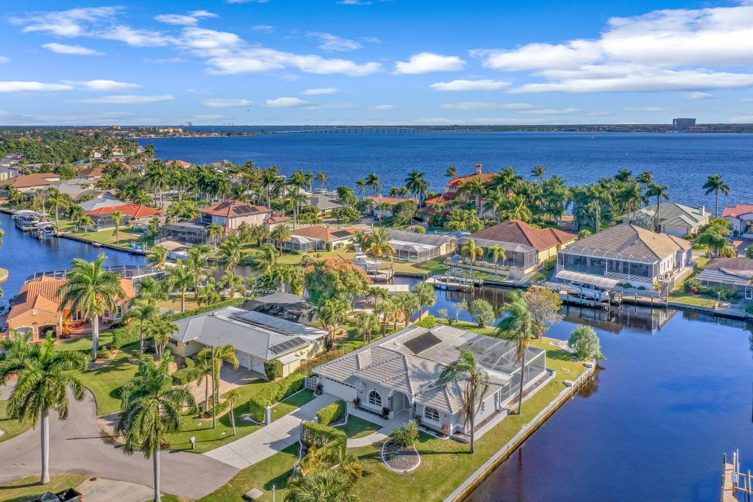 1144 Lincoln Ct, Cape Coral, FL 33904