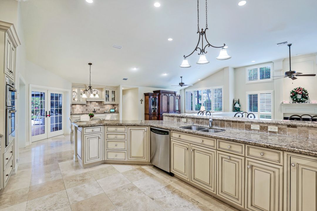4224 Snowberry Ln, Naples, FL 34119
