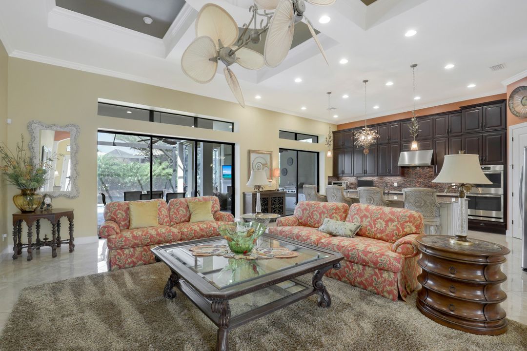 8651 Amour Ct, Naples, FL 34119