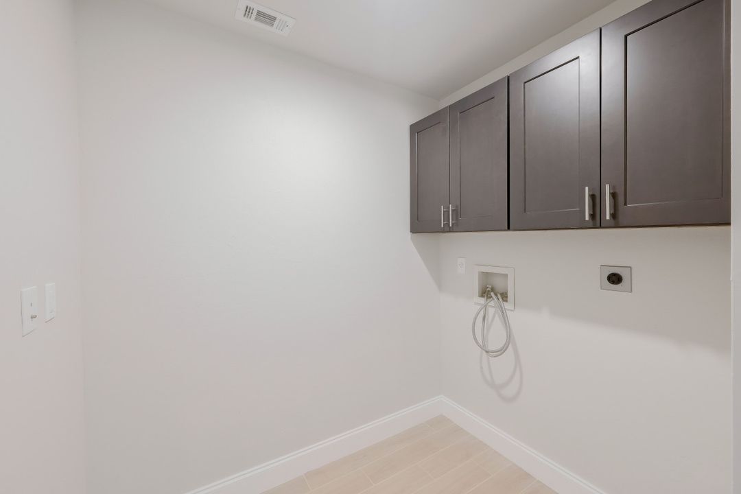 1014 Hancock Bridge Pkwy, Cape Coral, FL 33990