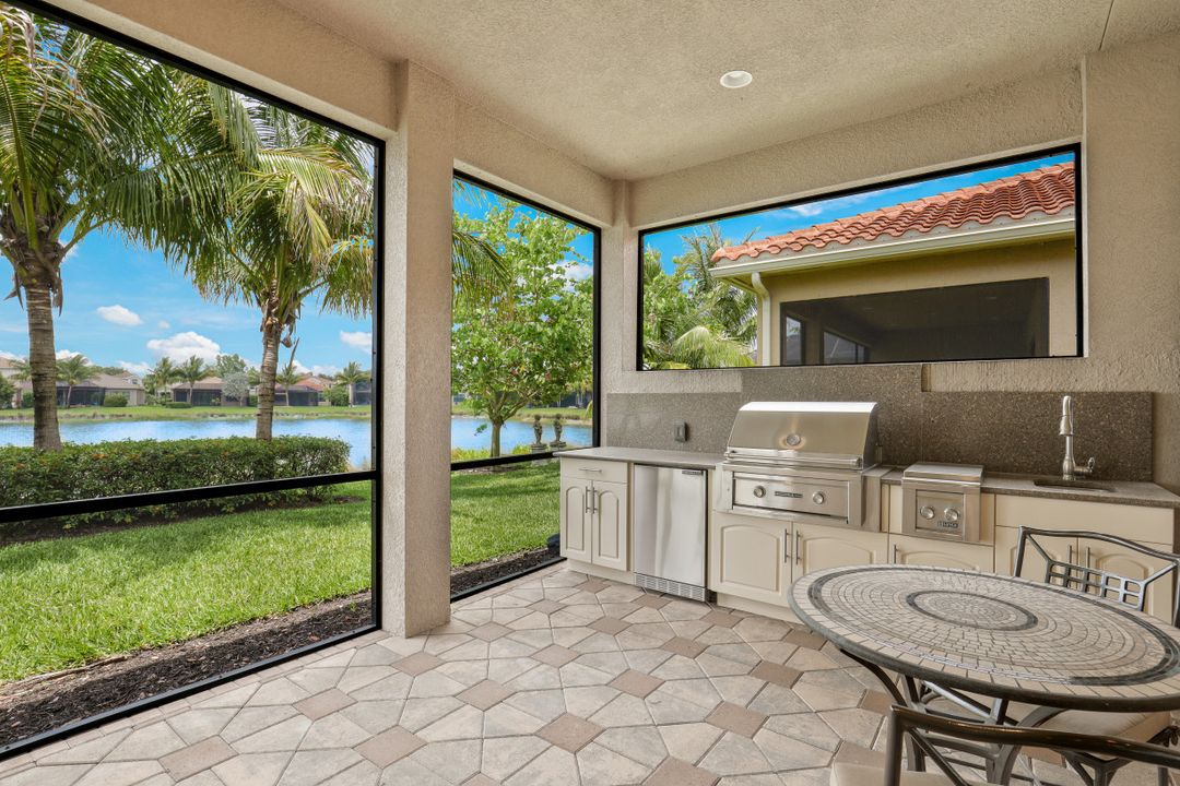 13719 Luna Dr, Naples, FL 34109