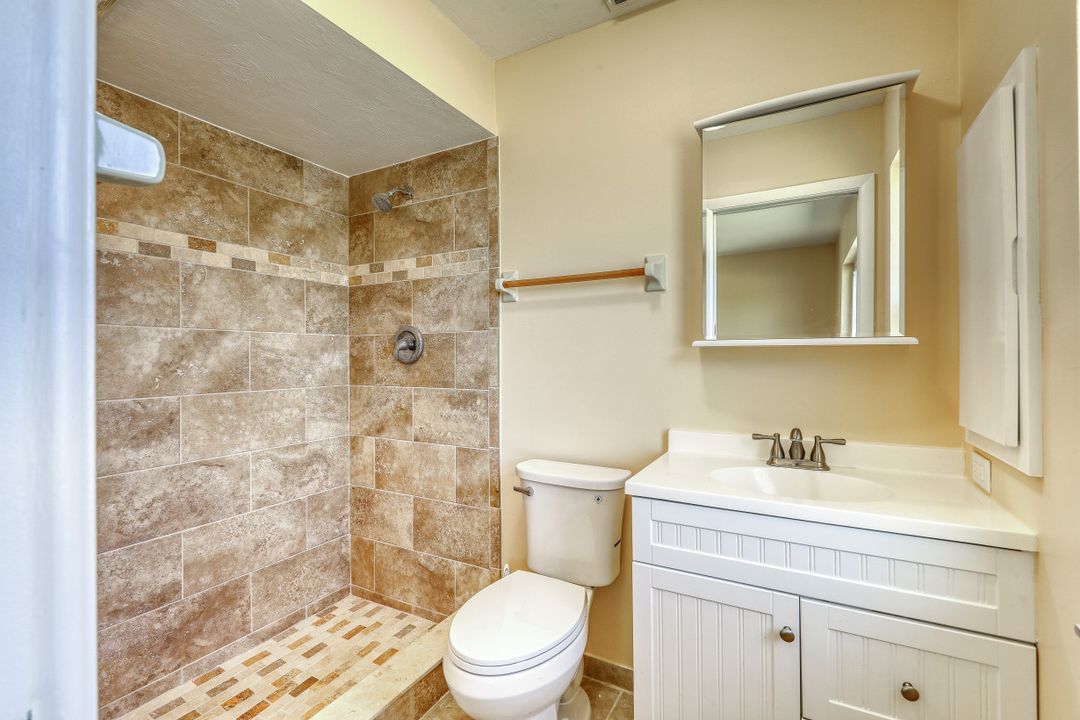 1321 NE 17th St, Cape Coral, FL 33909