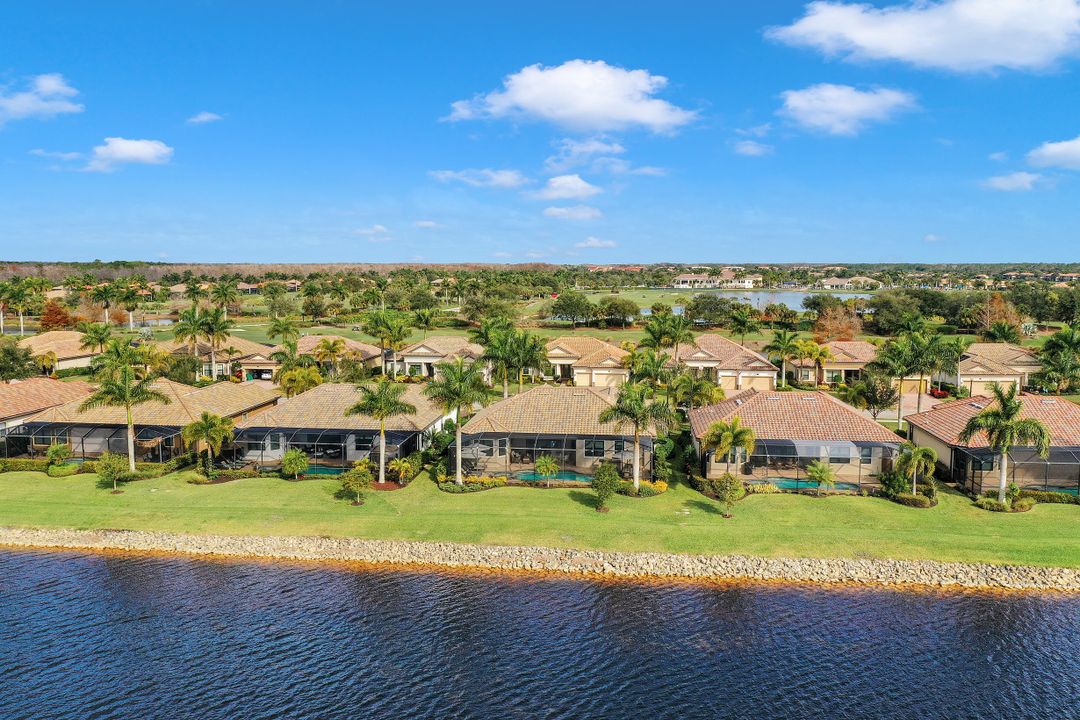 10066 Biscayne Bay Ln, Naples, FL 34120