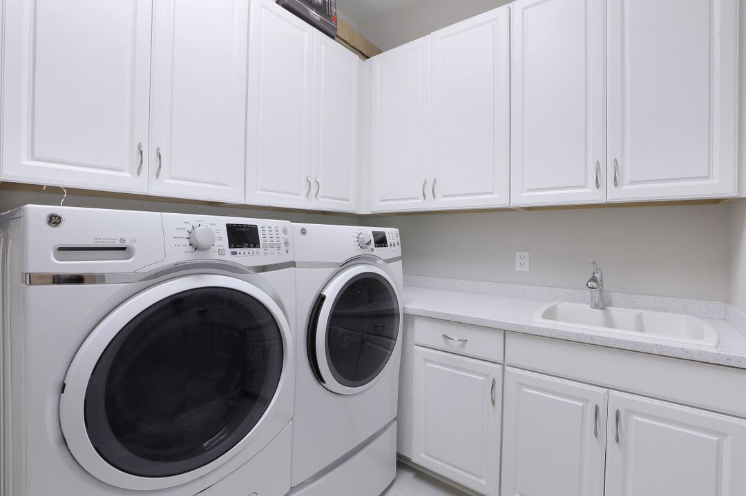 9400 Montelanico Loop, Naples, FL 34119