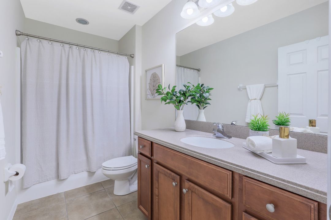 8616 Sumner Ave, Fort Myers, FL 33908