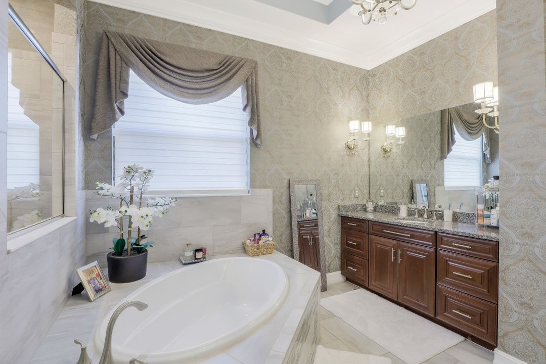 1600 Mockingbird Dr, Naples, FL 34120