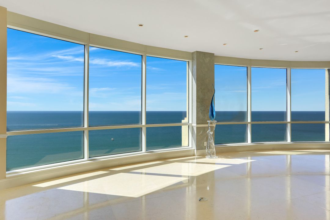 81 Seagate Dr #2001, Naples, FL 34103